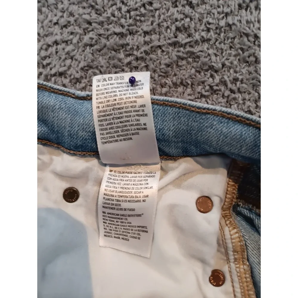 American Eagle Outfitters good pre
